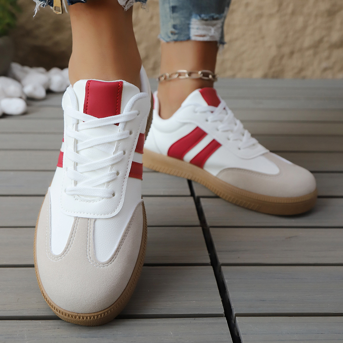 Nova Retro Sneaker